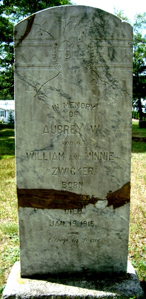 CWGC headstone for Pte Aubrey Zwicker