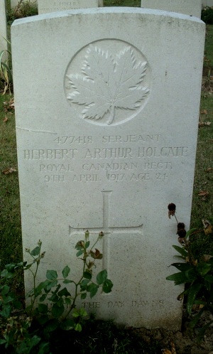 CWGC headstone for Sgt Herbert Holgate
