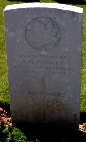 CWGC headstone for Pte Reginald Muncey.