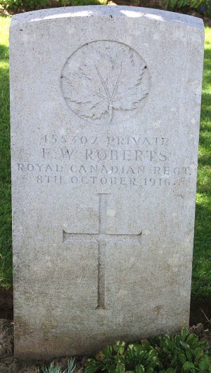 CWGC headstone for Pte Frederick Roberts.